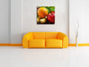 Frisches leckeres Obst Leinwandbild Quadratisch über Sofa