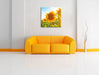 Strahlendes Sonnenblumenfeld Leinwandbild Quadratisch über Sofa