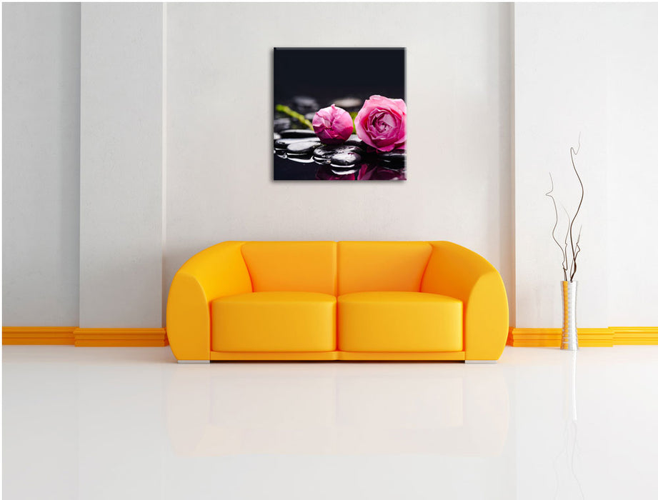 Rosa Rosenblüte Hintergrund Leinwandbild Quadratisch über Sofa