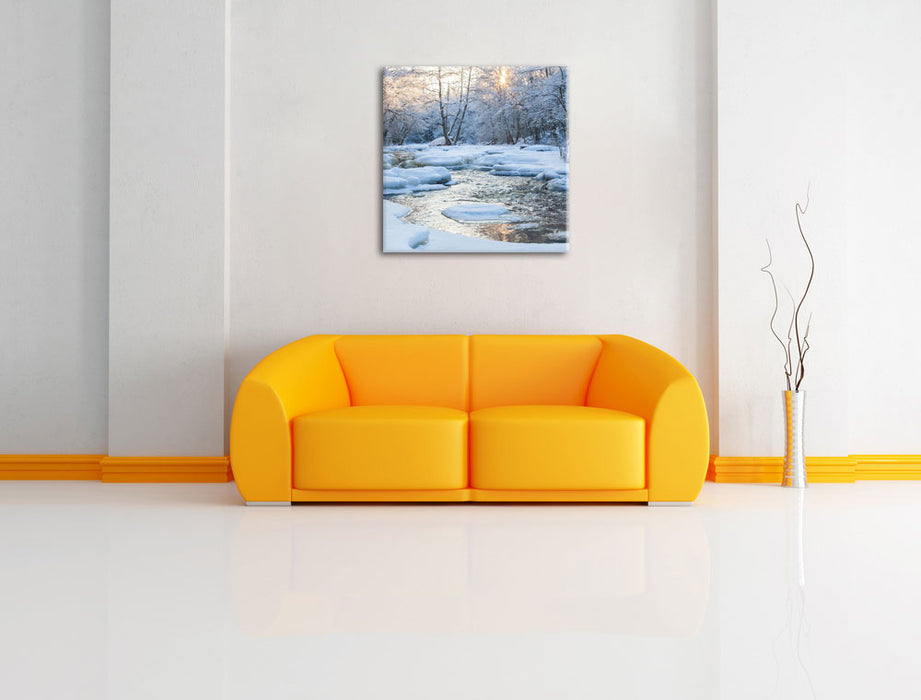Bach in Winterlandschaft Leinwandbild Quadratisch über Sofa