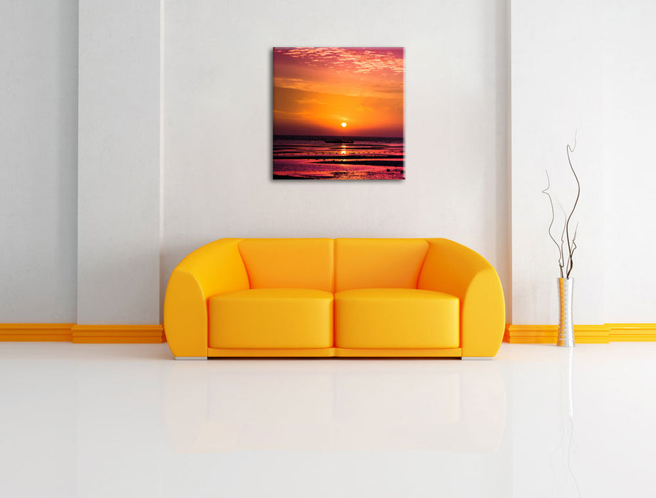 Sonnenaufgang über Meer Leinwandbild Quadratisch über Sofa