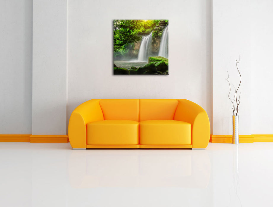 Wasserfall Leinwandbild Quadratisch über Sofa