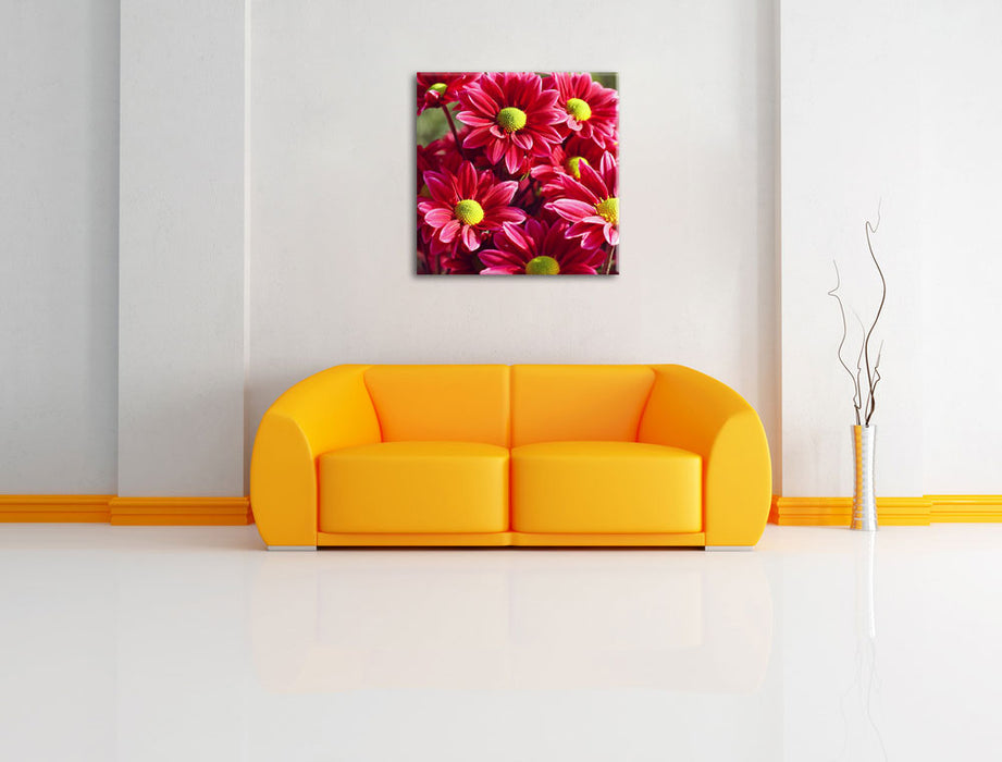 Rote Blüten Leinwandbild Quadratisch über Sofa