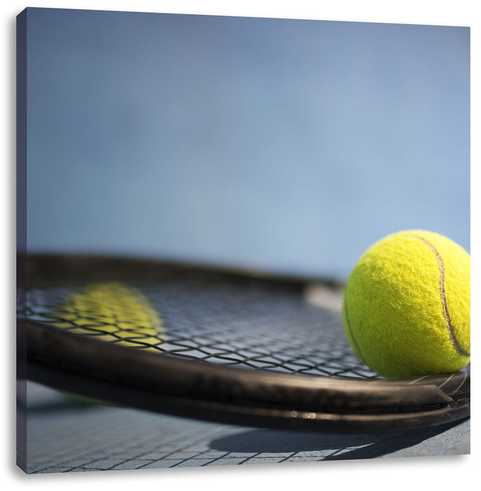 Tennischläger mit Bällen Leinwandbild Quadratisch