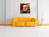 Cheesburger mit Pommes Leinwandbild Quadratisch über Sofa