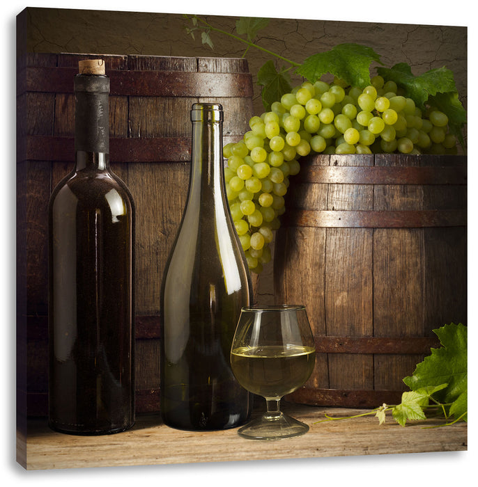Fässer mit Weintrauben und Wein Leinwandbild Quadratisch