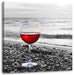 Weinglas am Strand Leinwandbild Quadratisch