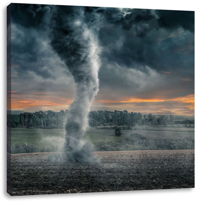 Schwarzer Tornado auf dem Feld Leinwandbild Quadratisch
