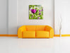 Blumen im Sonnenschein Leinwandbild Quadratisch über Sofa