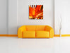 orange Lilie in Nahaufnahme Leinwandbild Quadratisch über Sofa