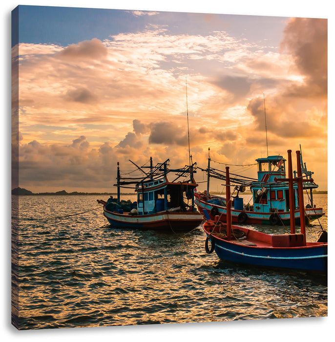thailändische Fischerboote im Meer Leinwandbild Quadratisch