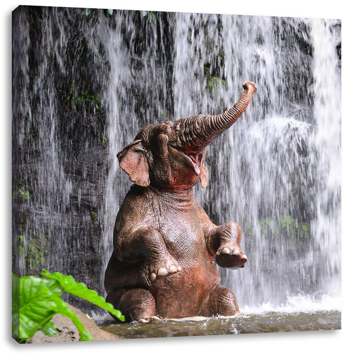 Babyelefant am Wasserfall Leinwandbild Quadratisch
