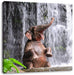 Babyelefant am Wasserfall Leinwandbild Quadratisch