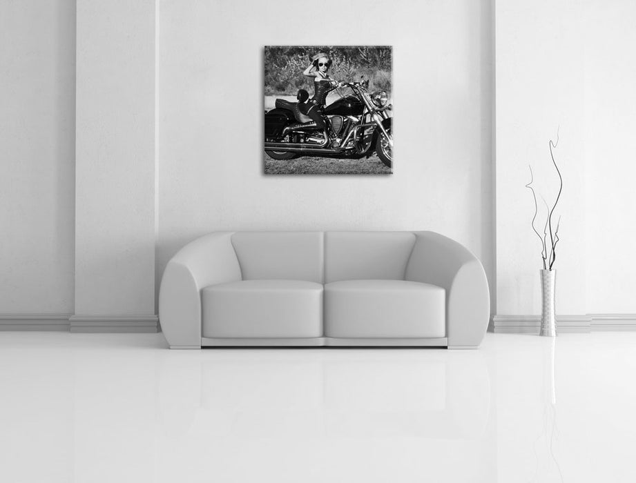 Model auf Luxus Motorrad Leinwandbild Quadratisch über Sofa