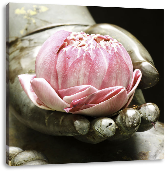 Lotus auf der Hand eines Buddhas Leinwandbild Quadratisch