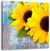 Sonnenblumen auf Holztisch Leinwandbild Quadratisch
