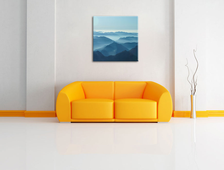 Wunderschöne Alpenberge Leinwandbild Quadratisch über Sofa