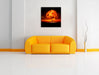 Gefährlicher Atomfeuerpilz Leinwandbild Quadratisch über Sofa