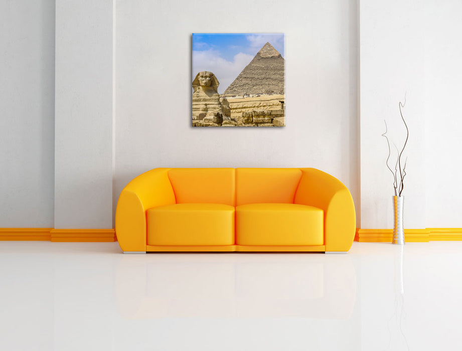 Sphinx von Gizeh mit Pyramide Leinwandbild Quadratisch über Sofa