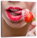 Erdbeere vor Lippen Leinwandbild Quadratisch