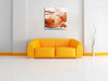Süße Rosinenbrötchen Leinwandbild Quadratisch über Sofa