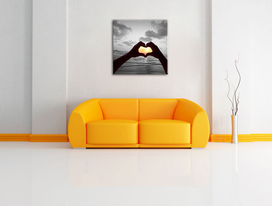 Hände zu einem Herz geformt Leinwandbild Quadratisch über Sofa