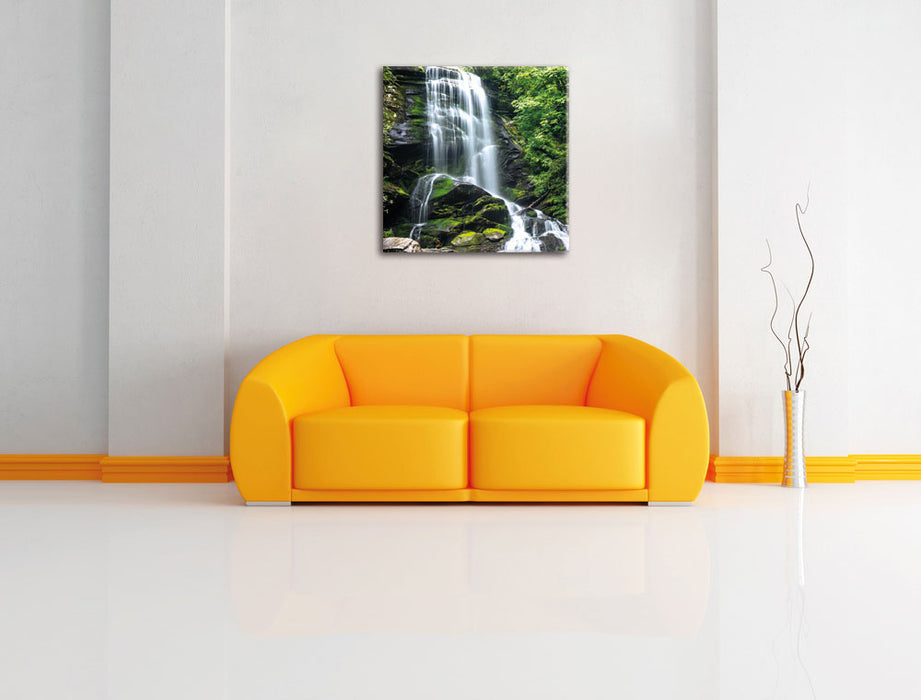 Wasserfall Leinwandbild Quadratisch über Sofa