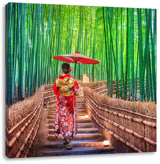Frau im janapischen Kimono im Bambuswald Leinwanbild Quadratisch