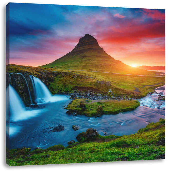 Kirkjufell Vulkan im Sonnenuntergang Leinwanbild Quadratisch