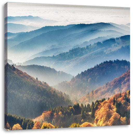 Nebelige Berglandschaft im Herbst Leinwanbild Quadratisch