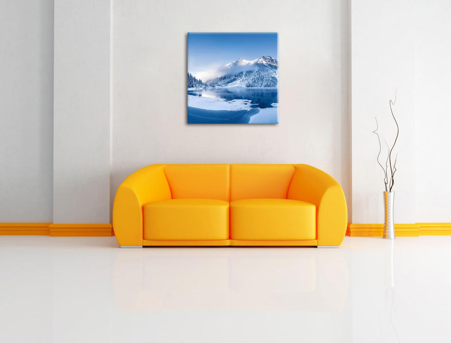 Winterlandschaft mit gefrorenem Bergsee Leinwanbild Wohnzimmer Quadratisch