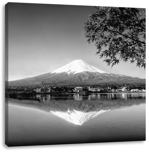 Berg Fujiyama mit herbstlich rotem Baum, Monochrome Leinwanbild Quadratisch