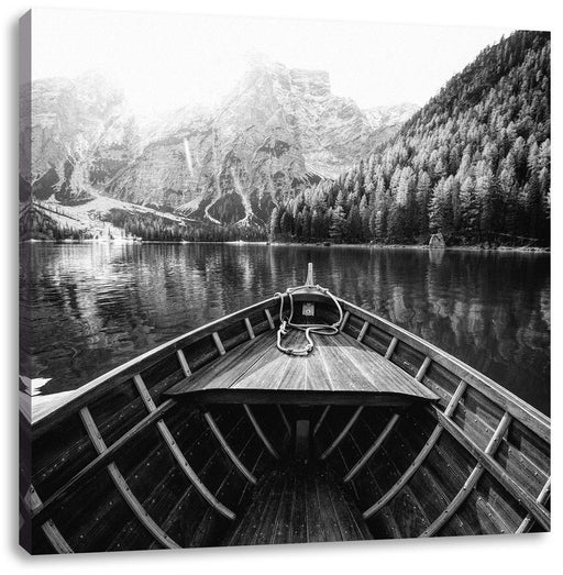 Holzboot auf Alpensee in den Dolomiten, Monochrome Leinwanbild Quadratisch