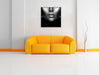 Frauenmund mit goldenem Gloss, Monochrome Leinwanbild Wohnzimmer Quadratisch