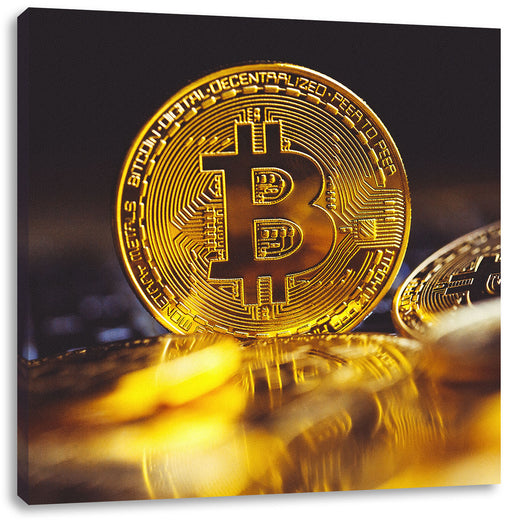 Bitcoin BTC zwischen Münzen Leinwandbild Quadratisch
