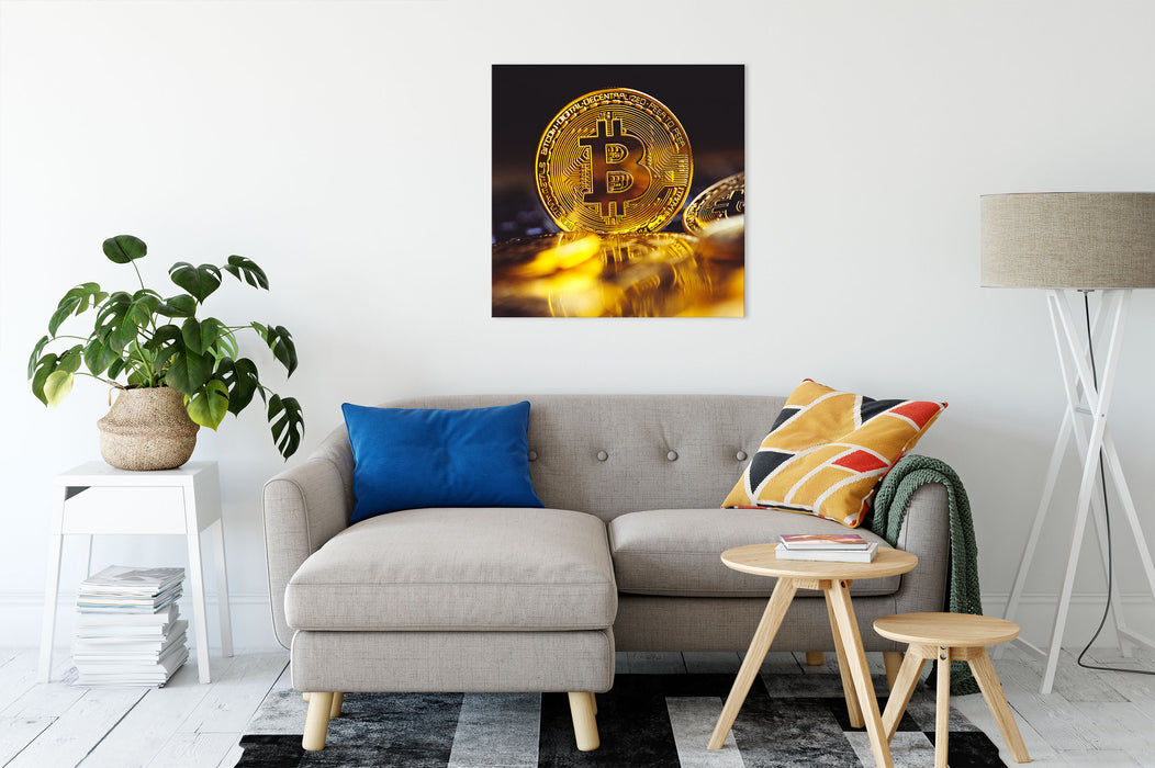 Bitcoin BTC zwischen Münzen Leinwandbild Wohnzimmer Quadratisch