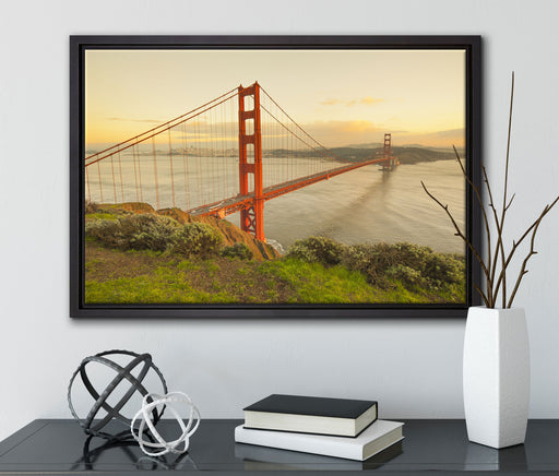 Prächtige Golden Gate Bridge auf Leinwandbild gerahmt mit Kirschblüten
