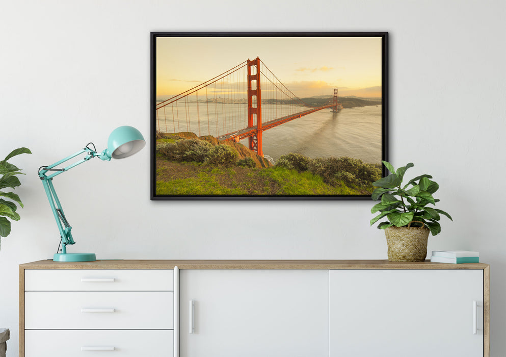 Prächtige Golden Gate Bridge auf Leinwandbild gerahmt verschiedene Größen im Wohnzimmer