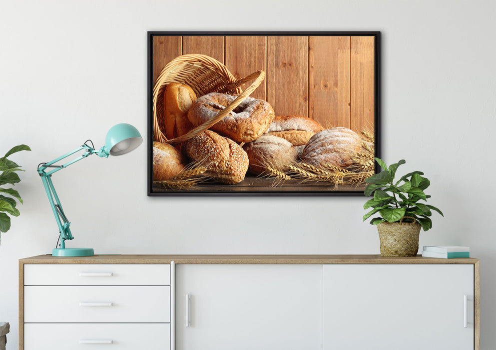 Korb mit leckerem frischen Brot auf Leinwandbild gerahmt verschiedene Größen im Wohnzimmer