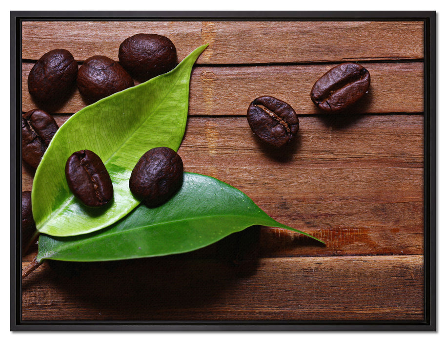Kaffeebohnen auf Blättern auf Leinwandbild gerahmt Größe 80x60