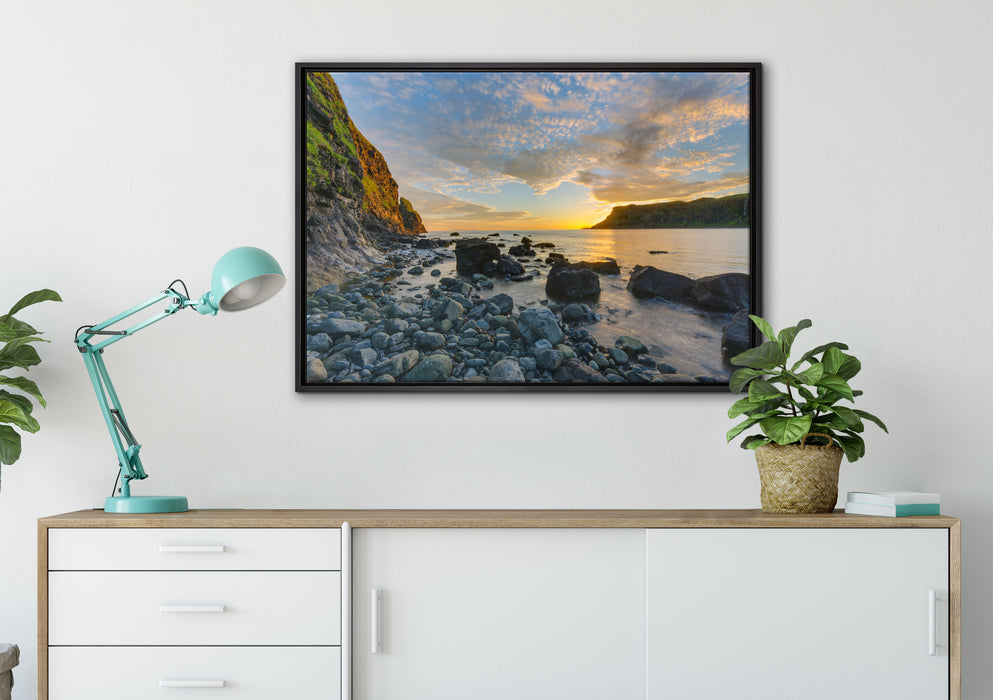 Felsen am Strand auf Leinwandbild gerahmt verschiedene Größen im Wohnzimmer