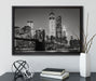New York City Skyline bei Nacht auf Leinwandbild gerahmt mit Kirschblüten