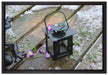 Laterne im Regen auf Leinwandbild gerahmt Größe 60x40