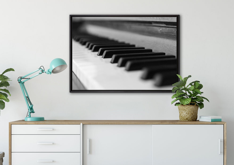 Elegantes Klavier auf Leinwandbild gerahmt verschiedene Größen im Wohnzimmer