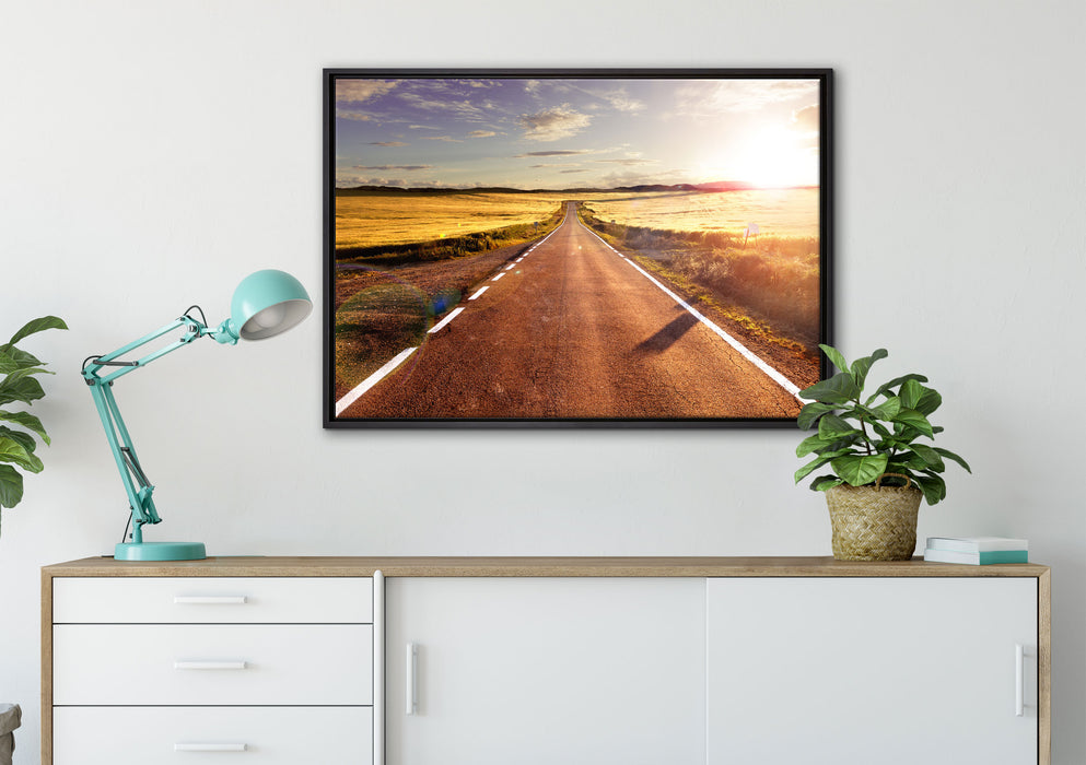 Feldweg im Sonnenschein auf Leinwandbild gerahmt verschiedene Größen im Wohnzimmer