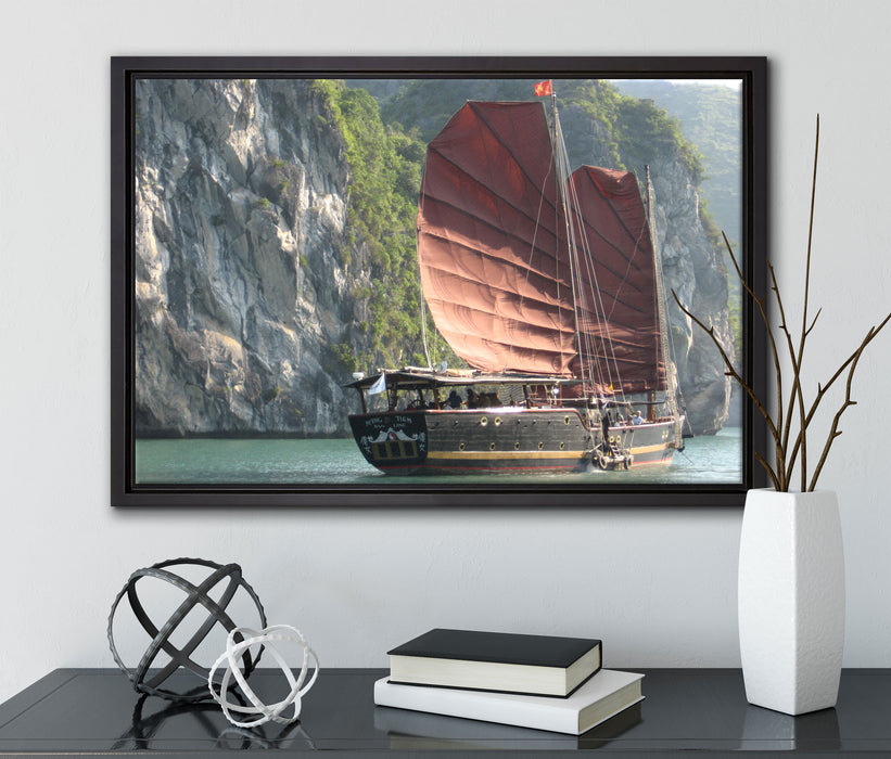 Segelschiff im Sonnenuntergang auf Leinwandbild gerahmt mit Kirschblüten