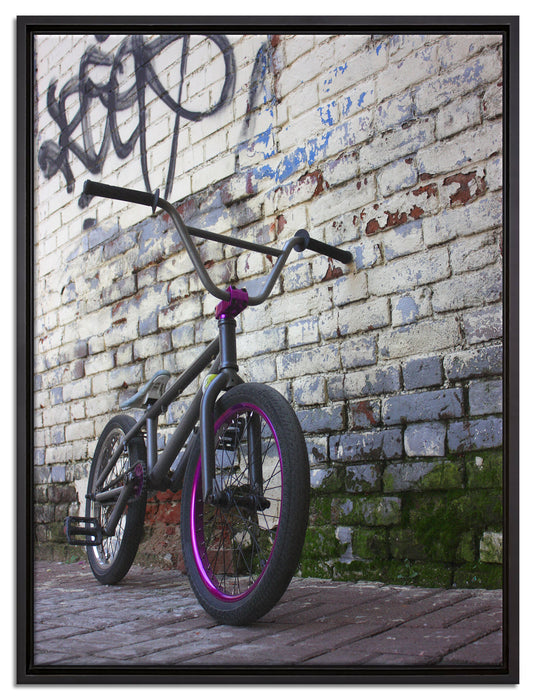 Fahrrad vor Graffitiwand auf Leinwandbild gerahmt Größe 80x60