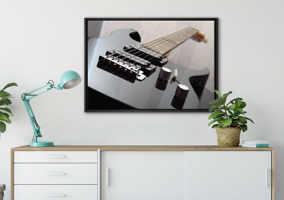 Black Guitar auf Leinwandbild gerahmt verschiedene Größen im Wohnzimmer