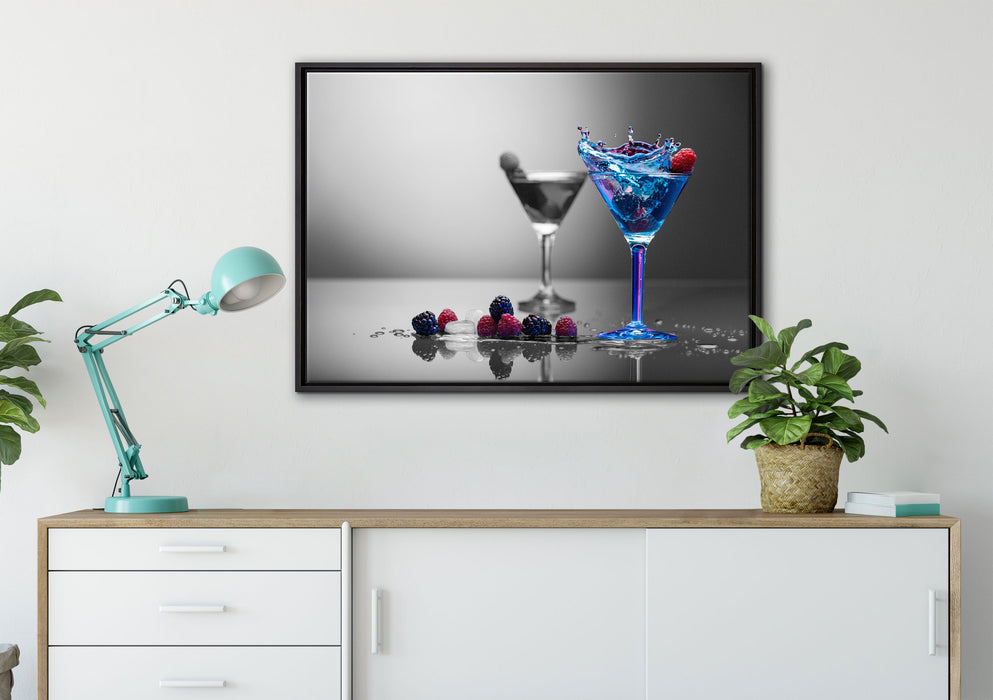 Blauer leckerer Cocktail auf Leinwandbild gerahmt verschiedene Größen im Wohnzimmer