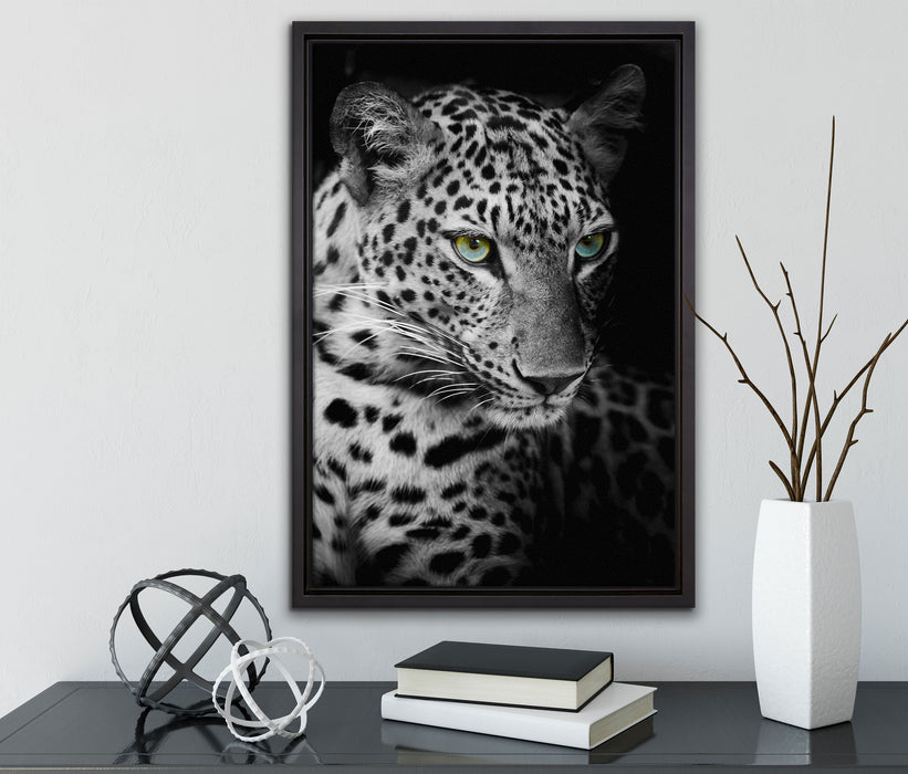 Leopardenkopf auf Leinwandbild gerahmt mit Kirschblüten
